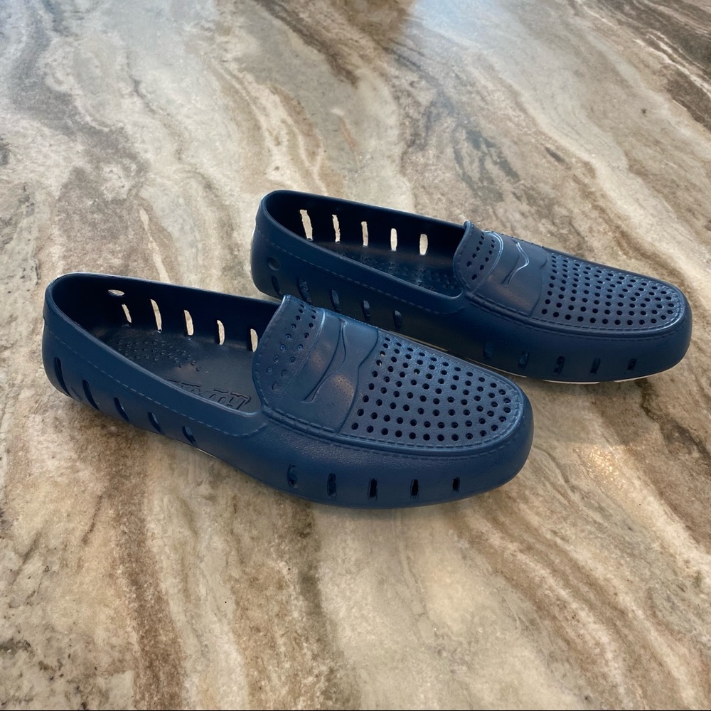 Men’s Floafers size 10